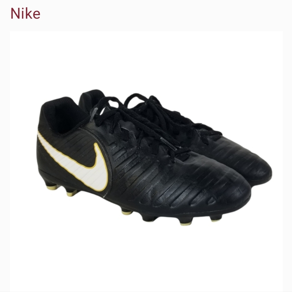Unisex Nike soccer cleats